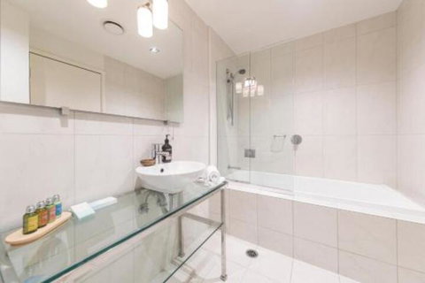 Canvas Suites On La Trobe - Tourism Guide 3