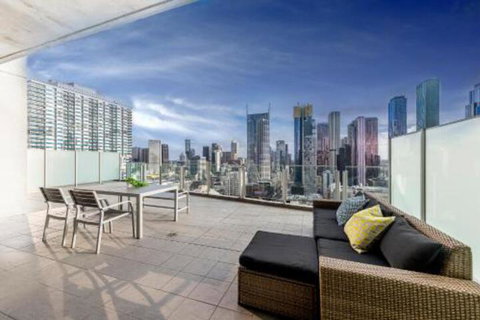 Canvas Suites On La Trobe - Tourism Guide 5