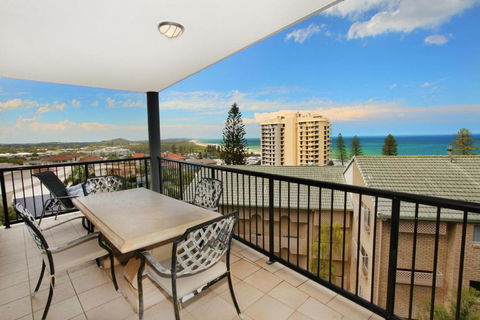 Unit 4 Beaumont Sur Mer 13 15 Pacific Terrace Coolum Beach 400 BOND LINEN SUPPLIED - Travel Search 5