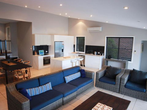 Absolutely Avoca 114a Avoca Drive Avoca Beach - Travel Search 3