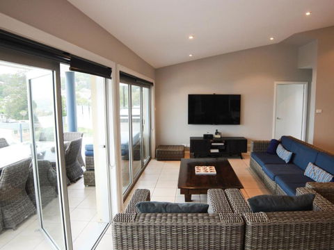 Absolutely Avoca 114a Avoca Drive Avoca Beach - Travel Search 4