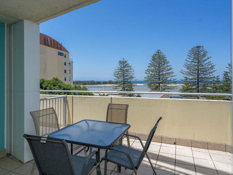 Waldorf Unit 409 The Entrance NSW - Tourism Guide 1
