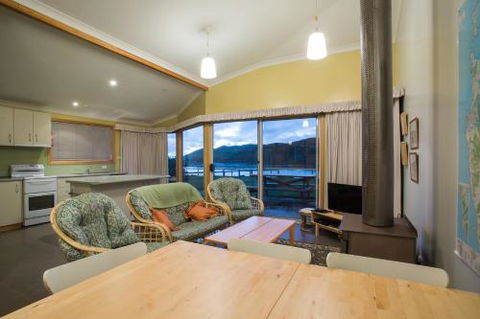 Arthur Riverfront & Sea Lodge Downstream - Travel Search 1