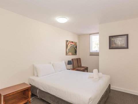 Randalls Place 5 Poley Cow Lane - Travel Agents 6