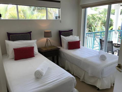 Port Douglas Paradise Beach Villa - Cruises Travel 4