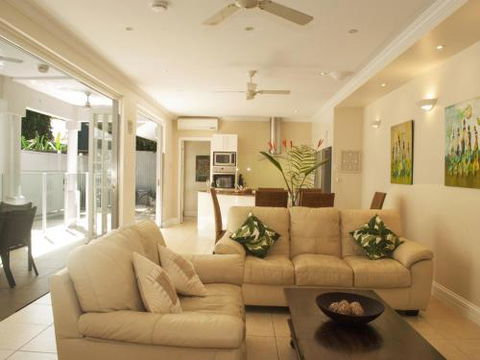 Port Douglas Paradise Beach Villa - Cruises Travel 3