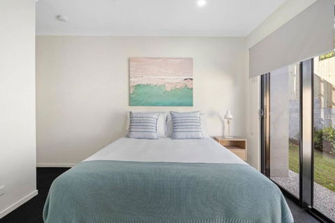 DAYDREAMING Airlie Beach Water Views & Only 200m To Boardwalk. - Tourism Guide 3