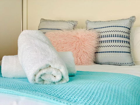 DAYDREAMING Airlie Beach Water Views & Only 200m To Boardwalk. - Tourism Guide 6