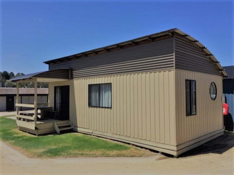 Lakes Main Holiday Park - Cruises Travel 3