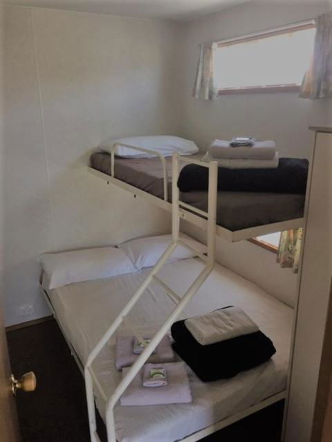 Lakes Main Holiday Park - Cruises Travel 2