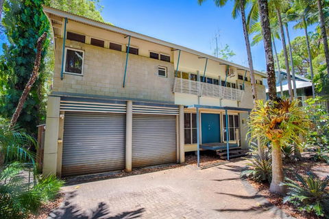 8 Satinwood Drive Rainbow Shores Architecturally Designed Pool Walk To Beach - Travel Search 6