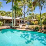 8 Satinwood Drive Rainbow Shores Architecturally Designed Pool Walk To Beach - Travel Search 0