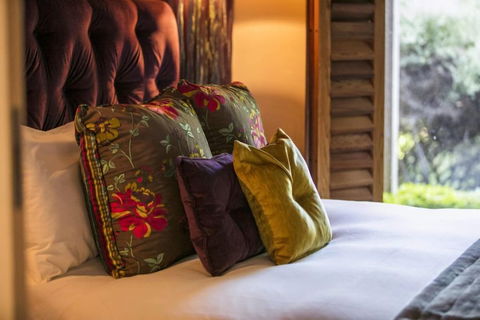 Hepburn Spa Pavilions - Cruises Travel 6