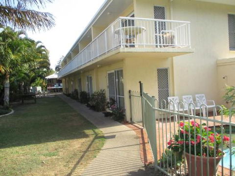 Holiday Apartment On The Esplanade - Travel Agents 6
