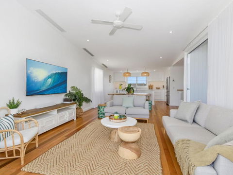 KINGY BEACH HOUSE At 162 - Tourism Guide 3