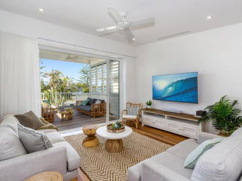KINGY BEACH HOUSE At 162 - Tourism Guide 6
