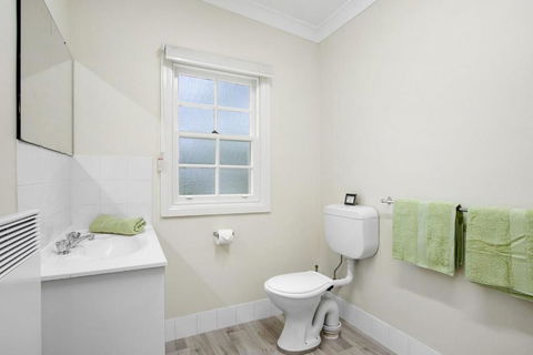 THE TEACHERS COTTAGE - Travel Search 2