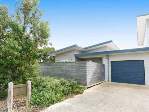 ONE LEVEL At BROADBEACH RESORT - Travel Agents 4