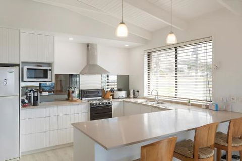 Kianga Parade Beach House - Cruises Travel 2