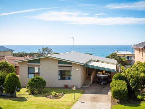 Kianga Parade Beach House - Cruises Travel 1