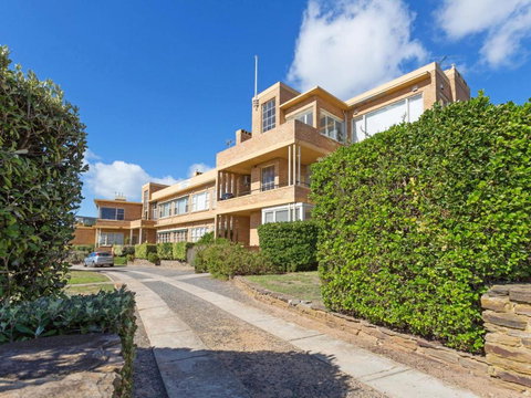 BEACH BELLE MORNINGTON - Travel Agents 5