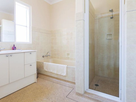 BEACH BELLE MORNINGTON - Travel Agents 2