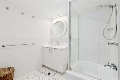 Sunny & Spacious Sunshine Beach - Travel Search 3
