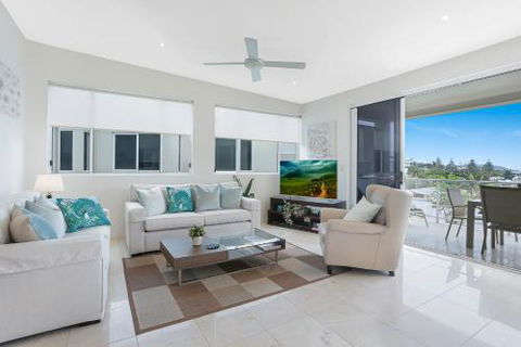 Beachside Vibes Sunshine Beach - Travel Search 6