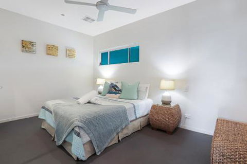 Beachside Vibes Sunshine Beach - Travel Search 3