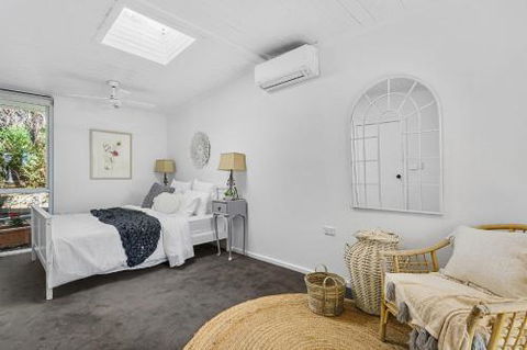 MARTHA COTTAGE Mt. MARTHA - Tourism Guide 6