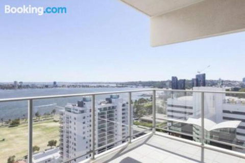 SKY GARDENS SUNSET RIVER VIEW NETFLIX WINE PARKING - Tourism Guide 1