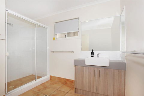 10 Barra Crescent Coolum Beach 500 BOND WIFI Walking Distance To Beach - Travel Search 3