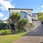 10 Barra Crescent Coolum Beach 500 BOND WIFI Walking Distance To Beach - Travel Search 0