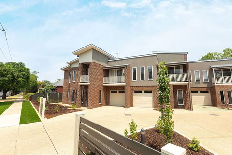Wagga Apartments 3 - Tourism Guide 0