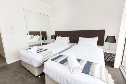 Wagga Apartments 3 - Tourism Guide 2