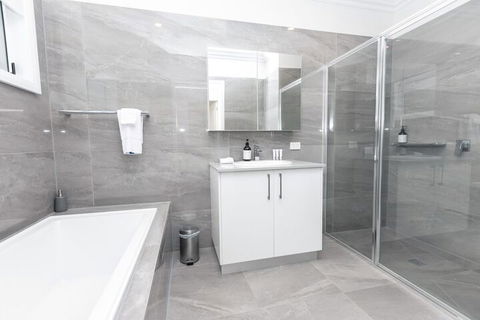 Wagga Apartments 2 - Tourism Guide 4