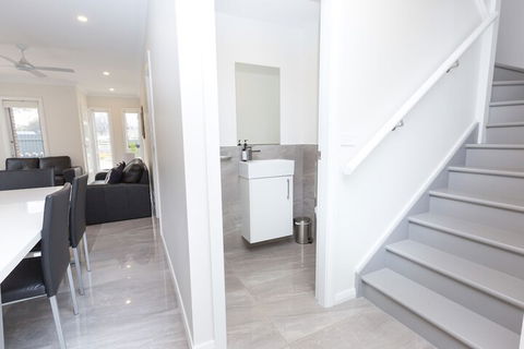 Wagga Apartments 2 - Tourism Guide 1