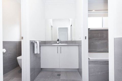 Wagga Apartments 2 - Tourism Guide 6