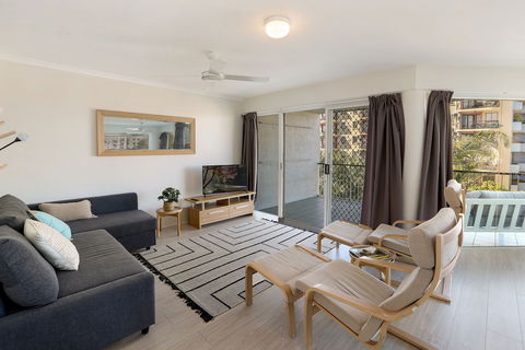 MAINSAIL8 - Mooloolaba Beach - Tourism Guide 1