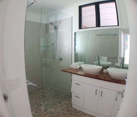 Great Northern Beach House - Travel Search 5