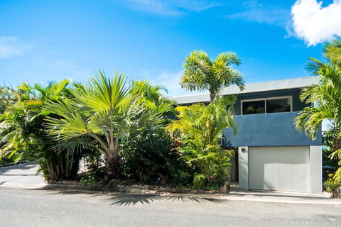 Baybliss Luxury 1 Bedroom Apt - Tourism Guide 6