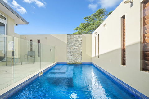 Whitsunday Views - Tourism Guide 1