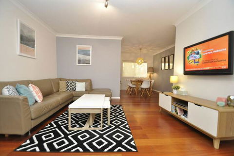 Parramatta Lennox 2 Bedroom - Travel Search 3