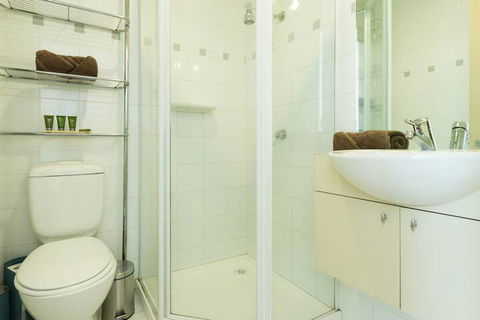 NOAH A Shoppers Delight QV Emporium & Melbourne Central Only Steps Away - Travel Agents 7