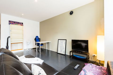 MEGAN, 2BDR Melbourne Apartment - Tourism Guide 2