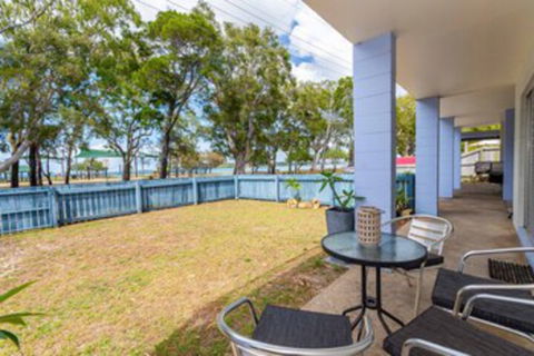 Charm & Comfort In This Ground Floor Unit With Water Views! Welsby Pde Bongaree - Cruises Travel 0