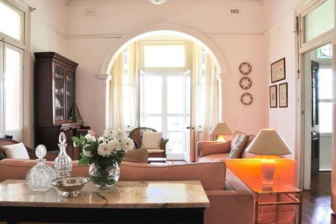 Marlow House - Travel Agents 2