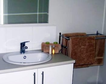 Portarlington Beach Motel - Travel Agents 6