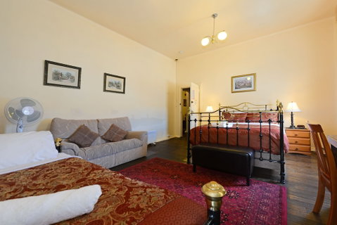 Edinburgh Gallery Bed & Breakfast - Tourism Guide 3