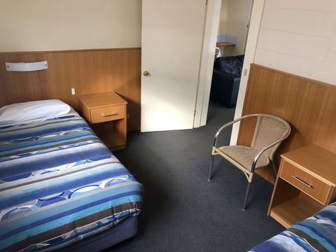 Sheffield Motor Inn - Travel Search 5